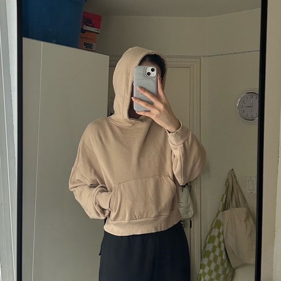 beige oak and fort cropped hoodie - Picture 2 of 4